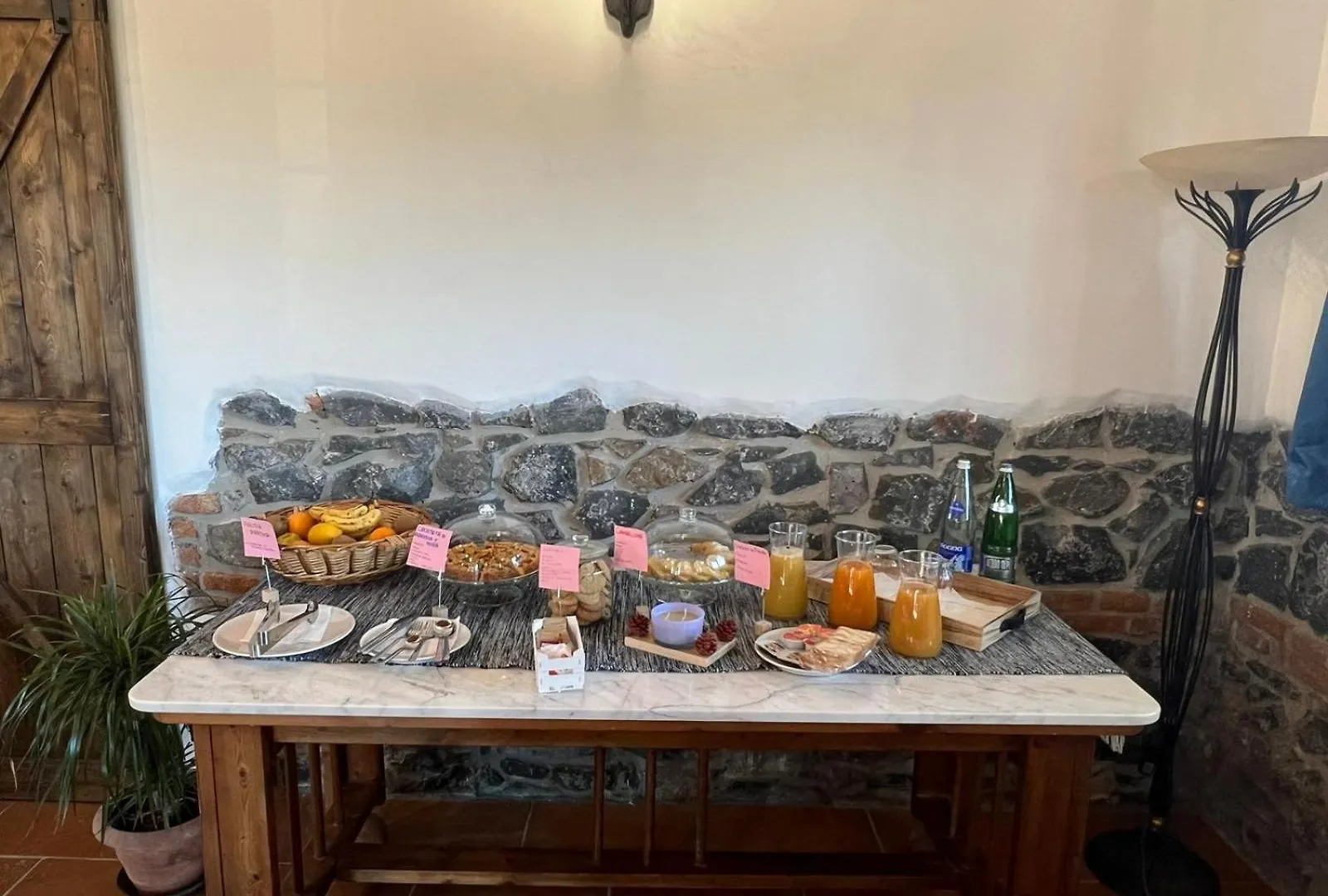 B&B Fili Al Casale 1121 Rome Italy